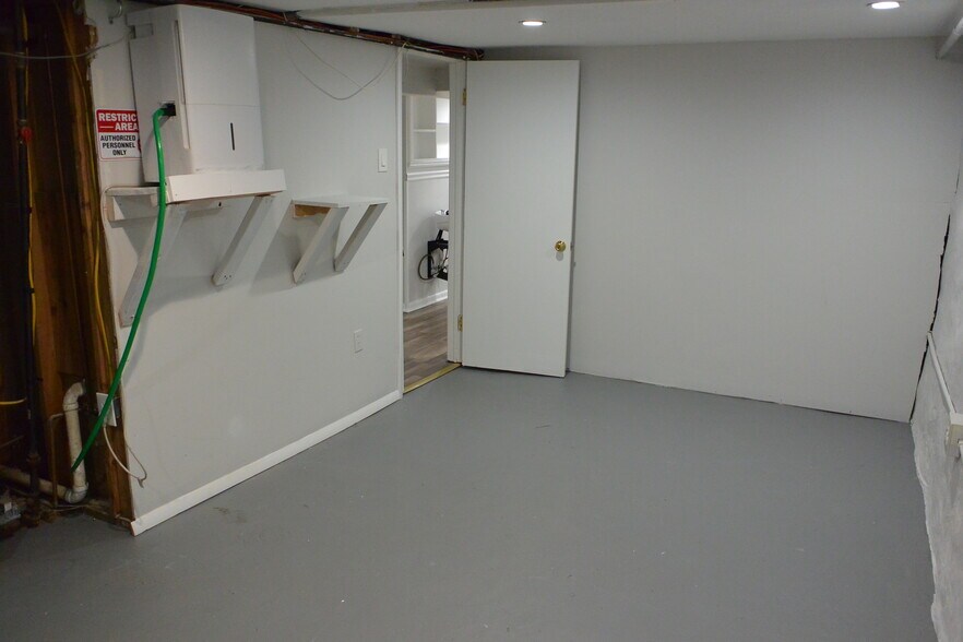 More Photos Of 5862 Christian St, Philadelphia Storefront Retail Residential For Lease