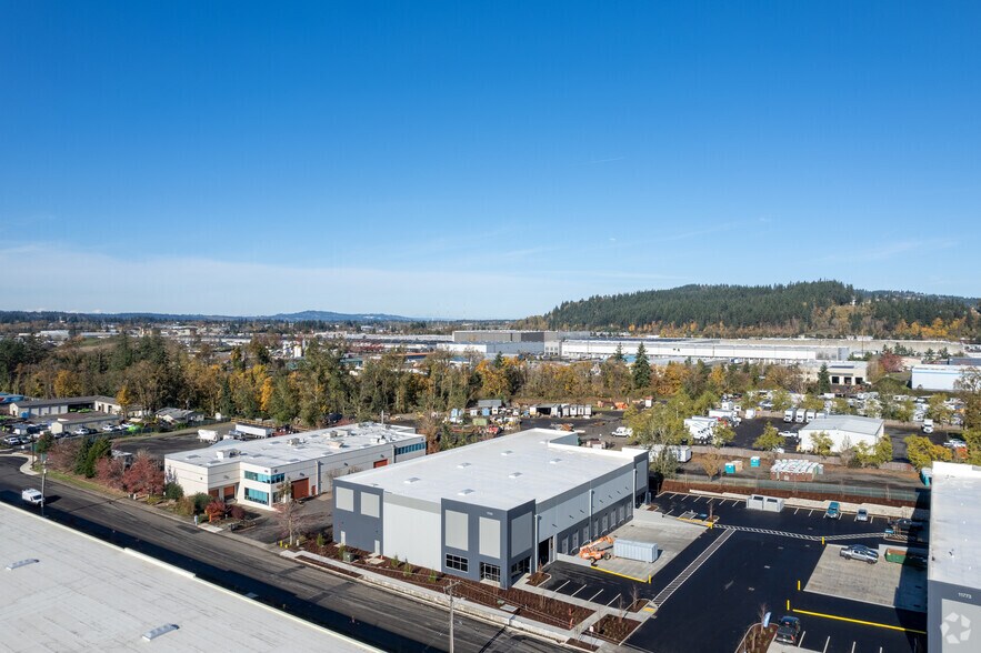 More Photos Of 16935 SE 120th Ave, Clackamas Warehouse For Lease