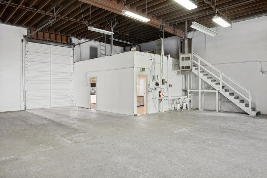 More Photos Of 2475 Bluebell Dr, Santa Rosa Industrial For Lease