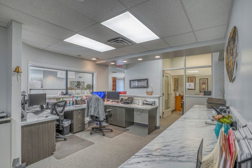 More Photos Of 65 N Dupont Hwy, Dover Medical For Sale