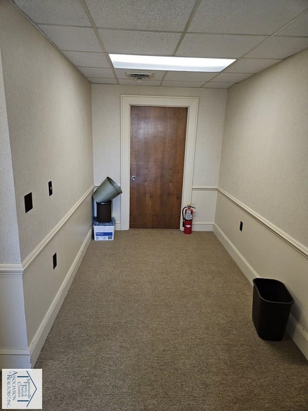 More Photos Of 2611 Riverside Dr, Bassett Office For Sale