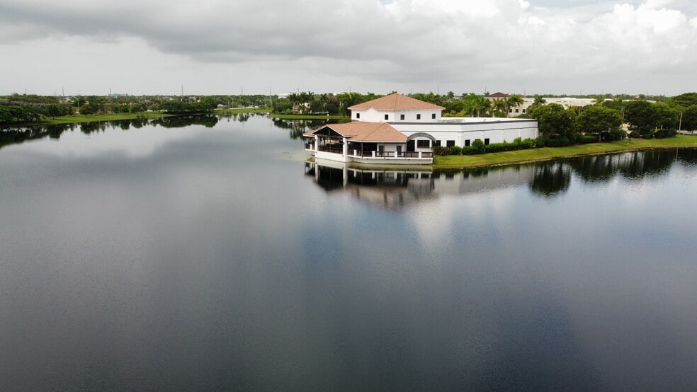 More Photos Of 15500 SW 29th St, Miramar Restaurant For Lease