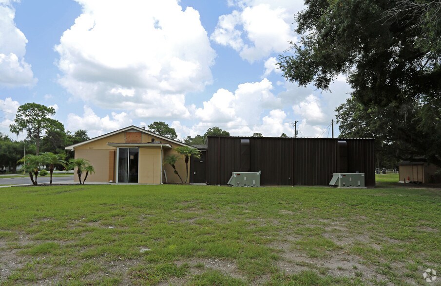 More Photos Of 8622 N Greenwood Ave, Tampa Religious Facility For Lease