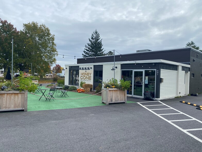 Primary Photo Of 881 US ROUTE 1, Yarmouth Freestanding For Lease