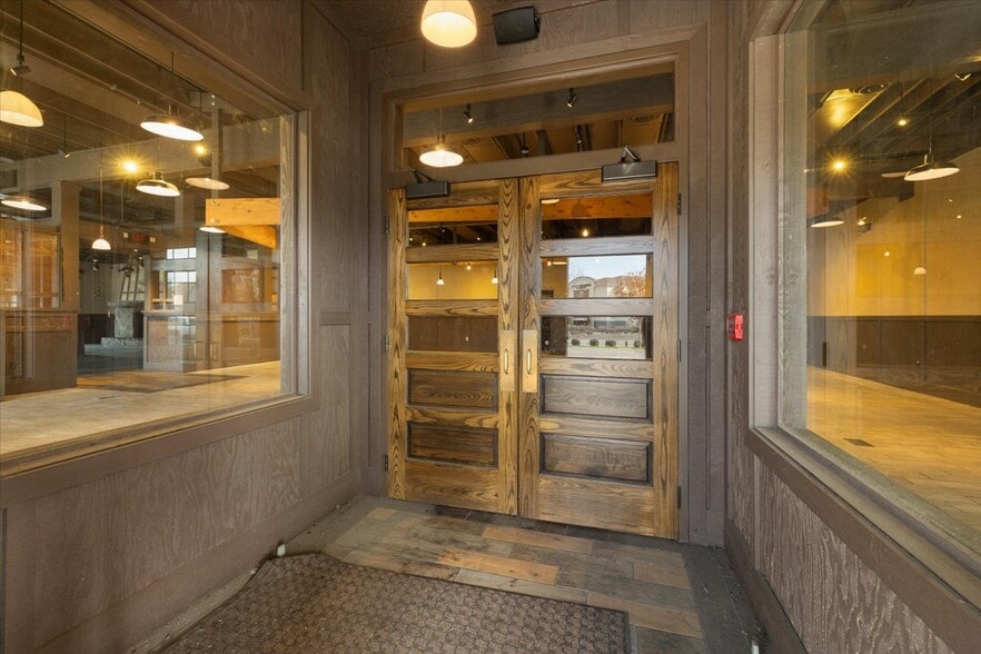 More Photos Of 1445 Center Dr, Medford Restaurant For Lease