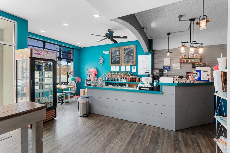 More Photos Of 1604 Washington St, Two Rivers Storefront For Sale