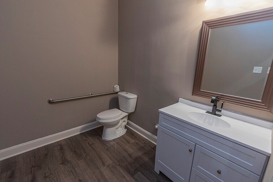 More Photos Of 5501 McNeely Dr, Raleigh Medical For Lease