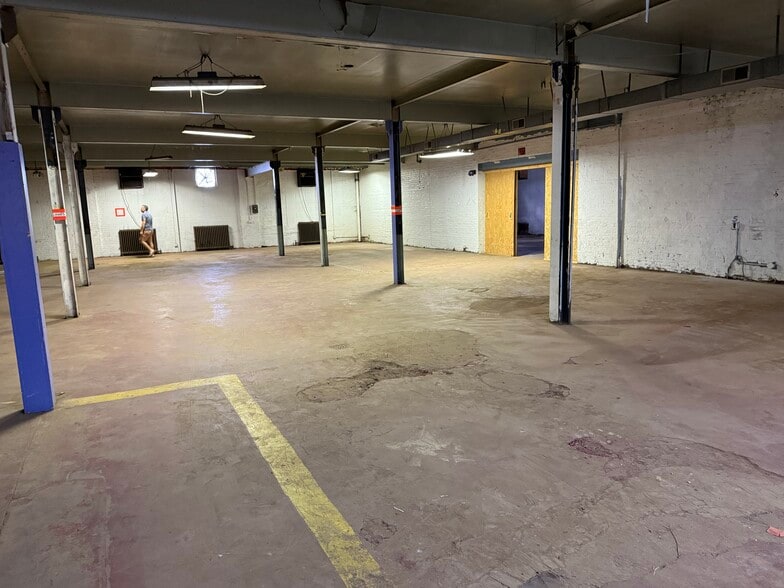 More Photos Of 221-223 E 9th Ave, Homestead Warehouse For Lease