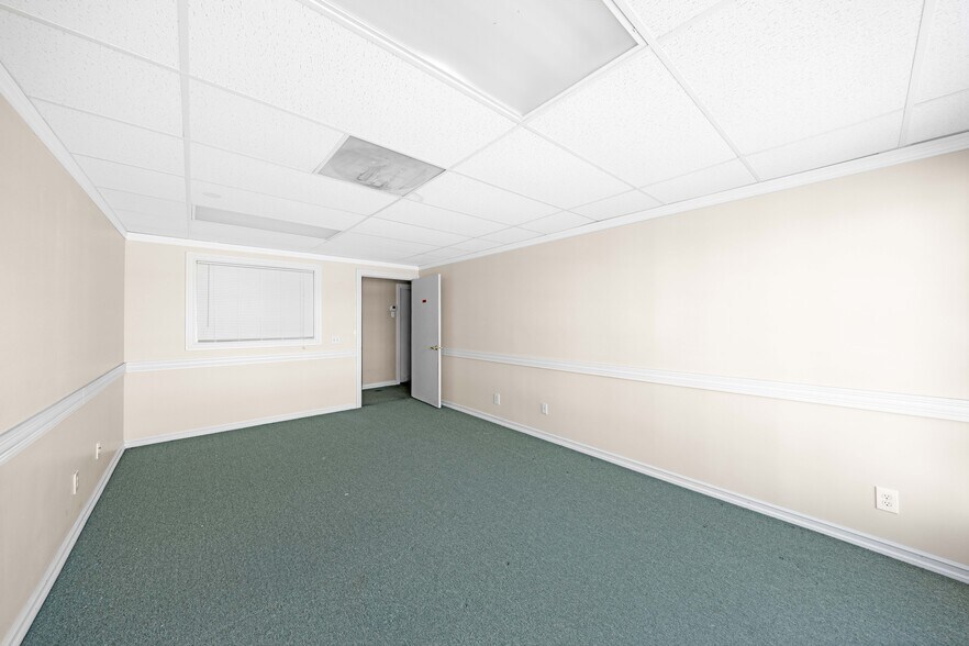 More Photos Of 4100 W Commonwealth Ave, Fullerton Office For Sale