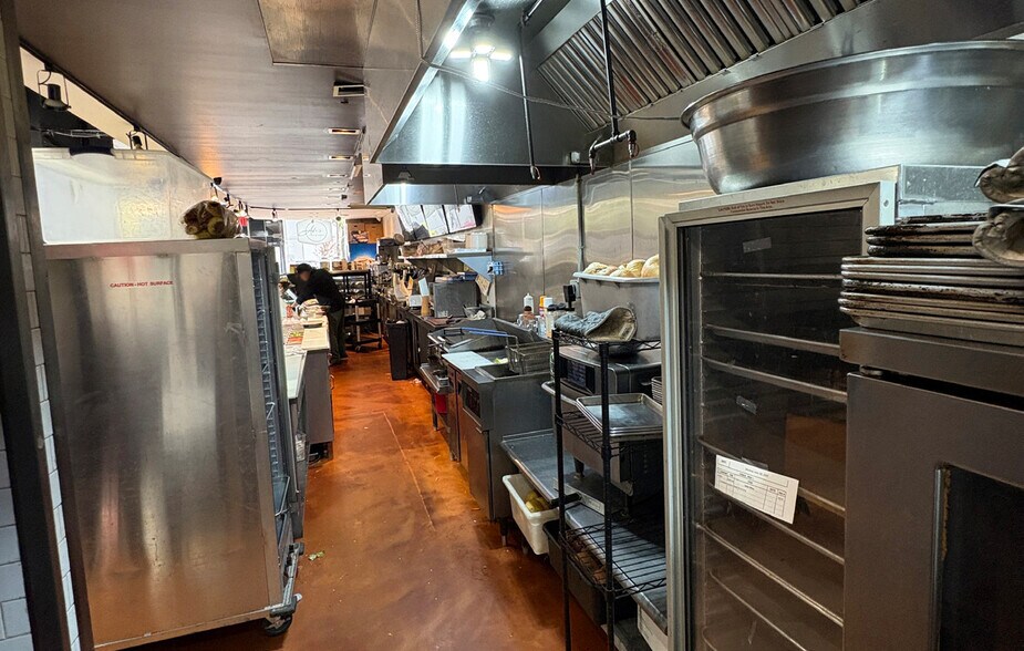 More Photos Of 555 W 53rd St, New York Apartments For Lease