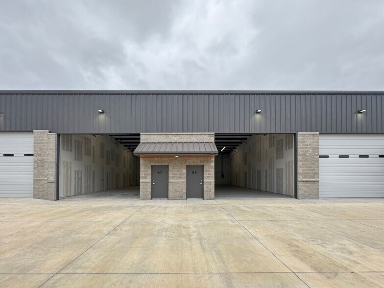 More Photos Of 16571 Broadway St, Glenpool Self Storage For Sale