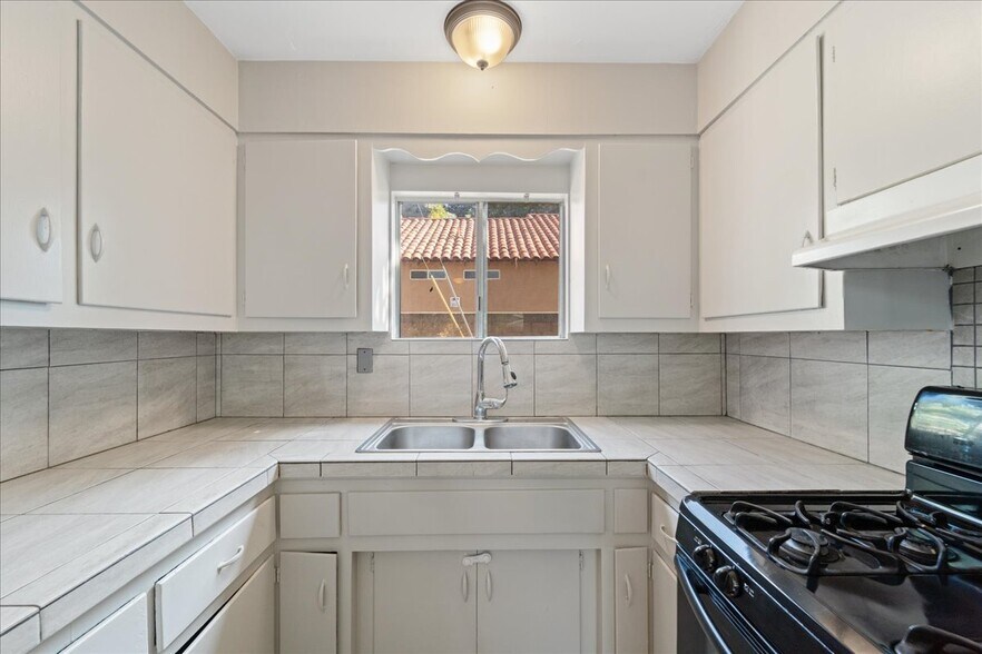 More Photos Of 171 N Hemet St, Hemet Apartments For Sale
