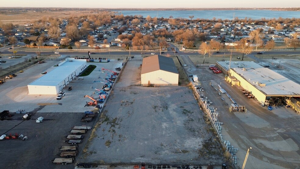 More Photos Of 9600 NW 10th St, Oklahoma City Warehouse For Lease