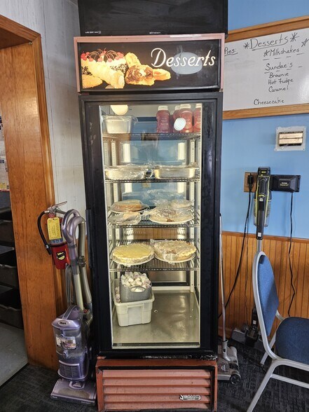 More Photos Of 2667 Erie Dr, Weedsport Restaurant For Sale