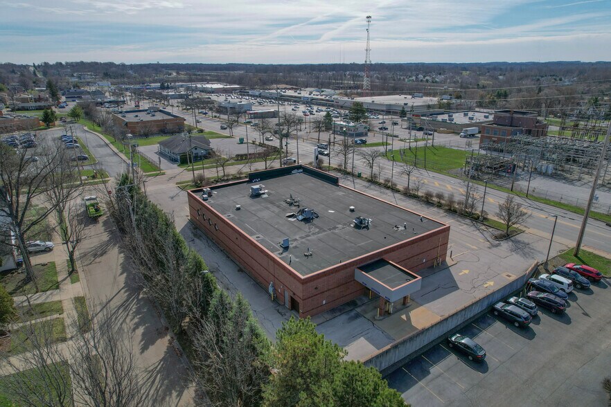 More Photos Of 325 E Waterloo Rd, Akron Drugstore For Sale