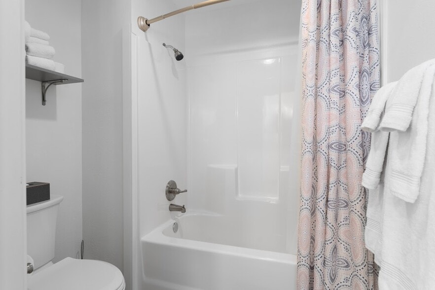 More Photos Of 200 Wapato Ct, Manson Hotel For Sale