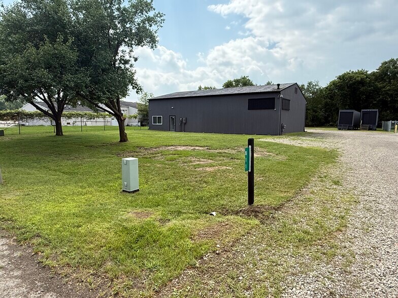 Primary Photo Of 811 Kim Dr, Mason Warehouse For Lease