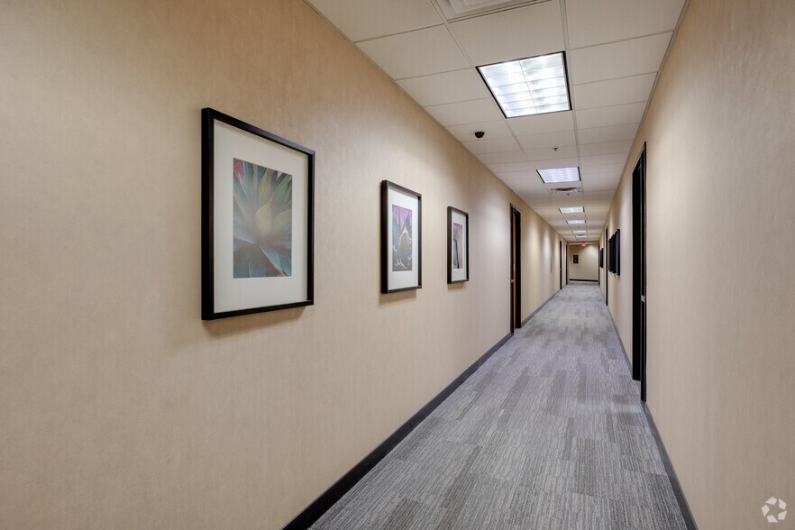 More Photos Of 4015 S McClintock Dr, Tempe Unknown For Lease