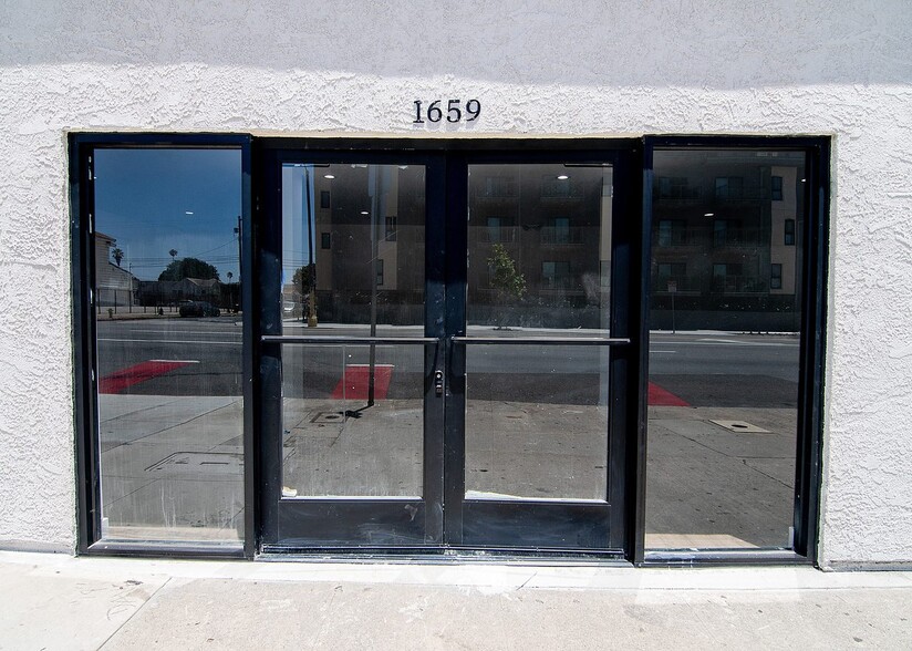 More Photos Of 1659 W Florence Ave, Los Angeles Freestanding For Lease
