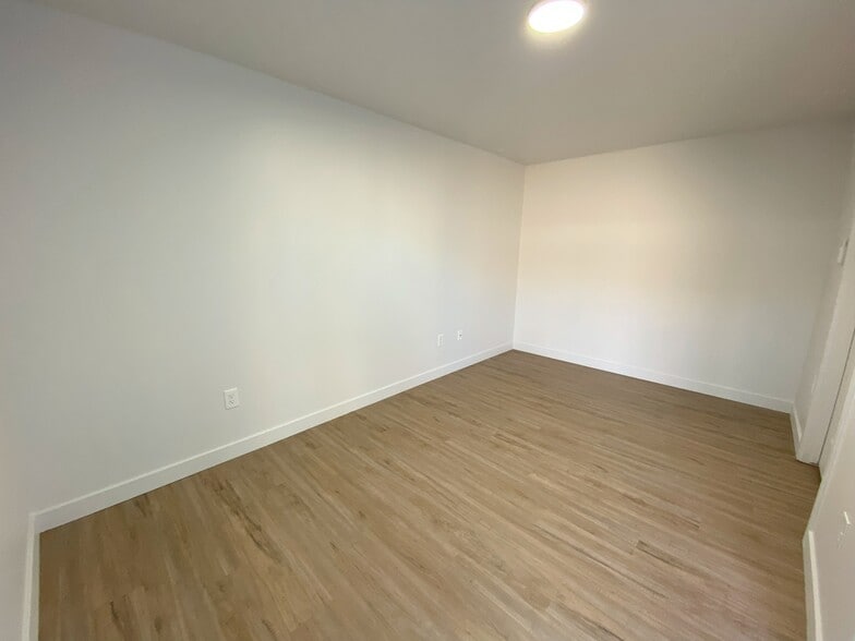 More Photos Of 404 E 5600 S, Salt Lake City Apartments For Sale