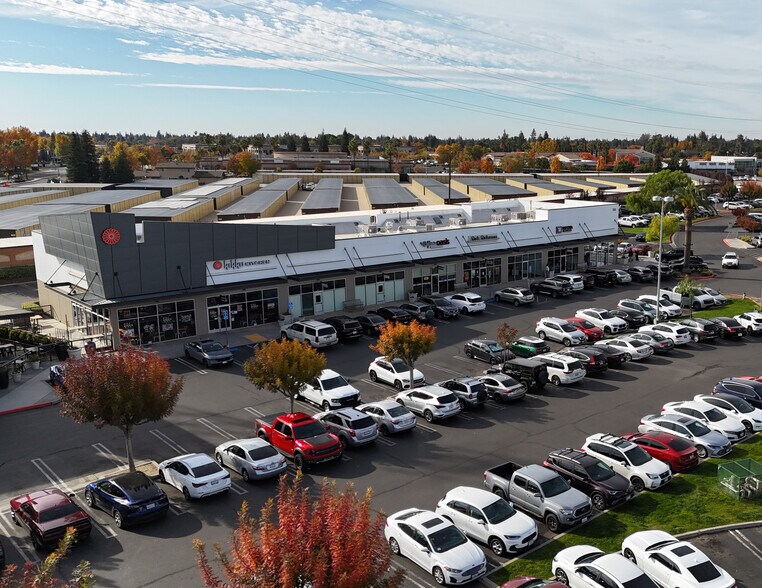 More Photos Of 7845 N Palm Ave, Fresno Unknown For Lease