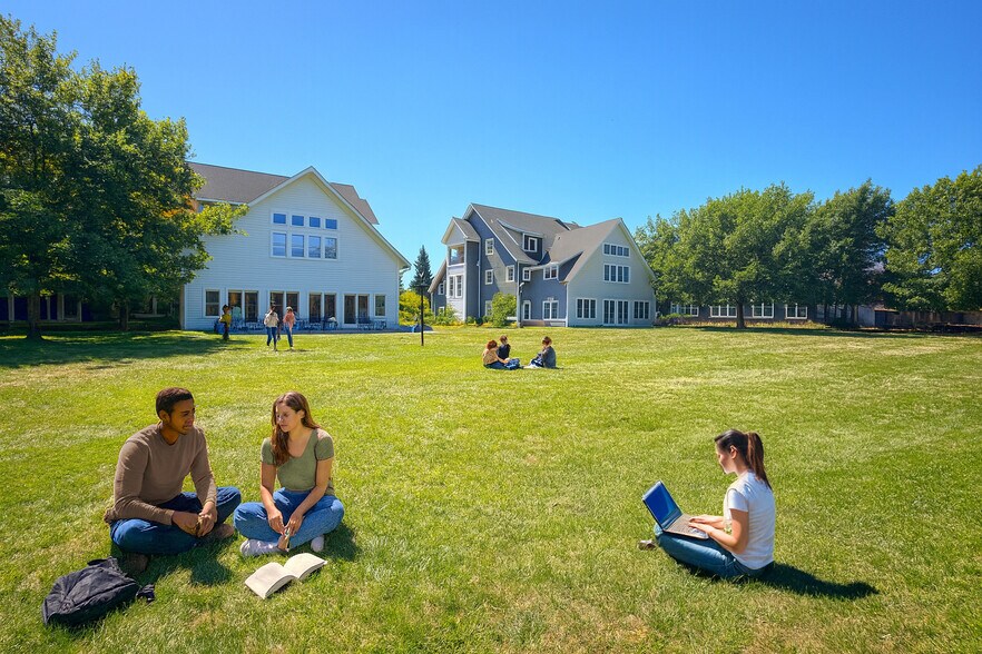 More Photos Of 1003 Gravenstein Hwy, Sebastopol Unknown For Lease