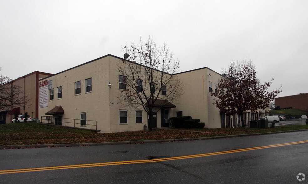 More Photos Of 3800-3844 Ironwood Pl, Landover Warehouse For Lease
