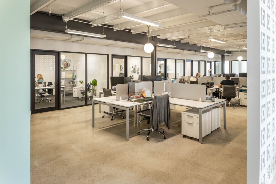 More Photos Of 2031 Harrison St, Hollywood Coworking Space