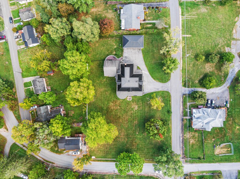 More Photos Of 639 Tower St, Tazewell Specialty For Sale