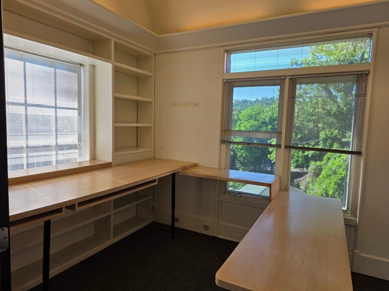 More Photos Of 64 Biltmore Ave, Asheville Loft Creative Space For Lease