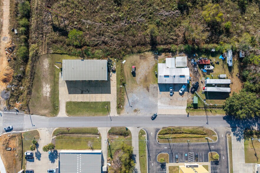 More Photos Of 15237 Russell Blvd, Gulfport Auto Salvage Facility For Lease