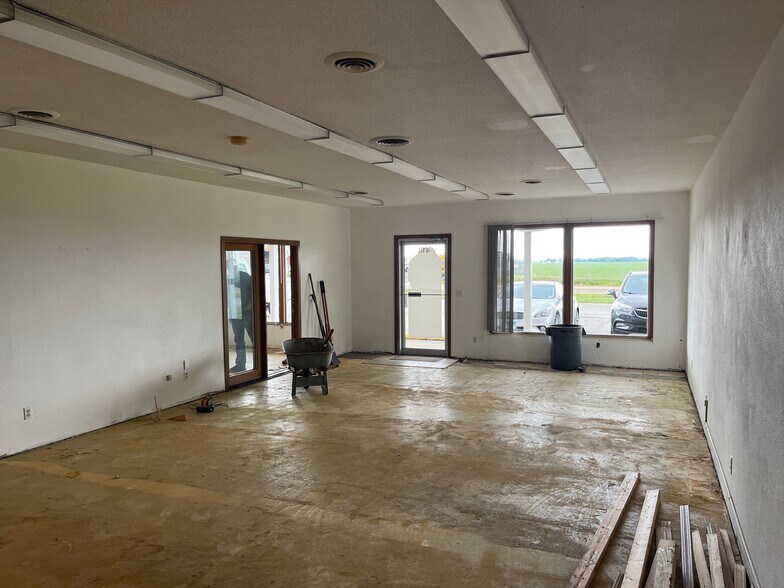 More Photos Of 416 W Bethalto Dr, Bethalto Storefront Retail Office For Lease