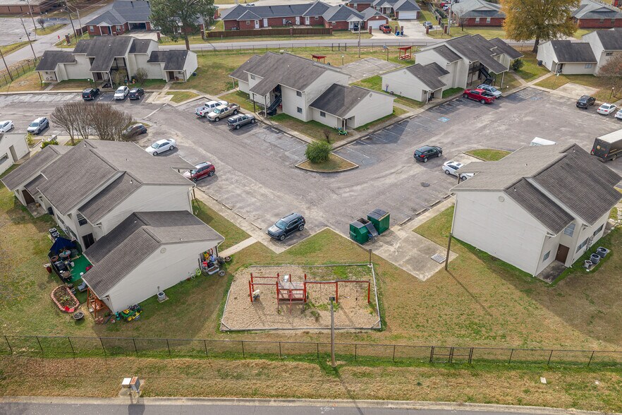 More Photos Of 401 N Cumberland Ave, Russellville Apartments For Sale