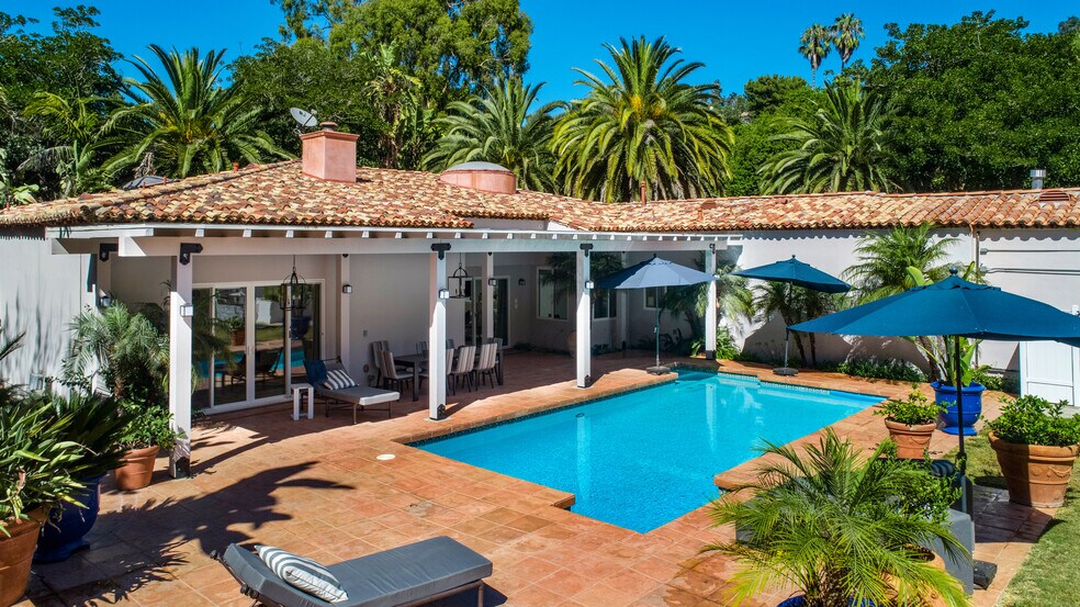 More Photos Of 9696 Antelope Rd, Beverly Hills Specialty For Lease