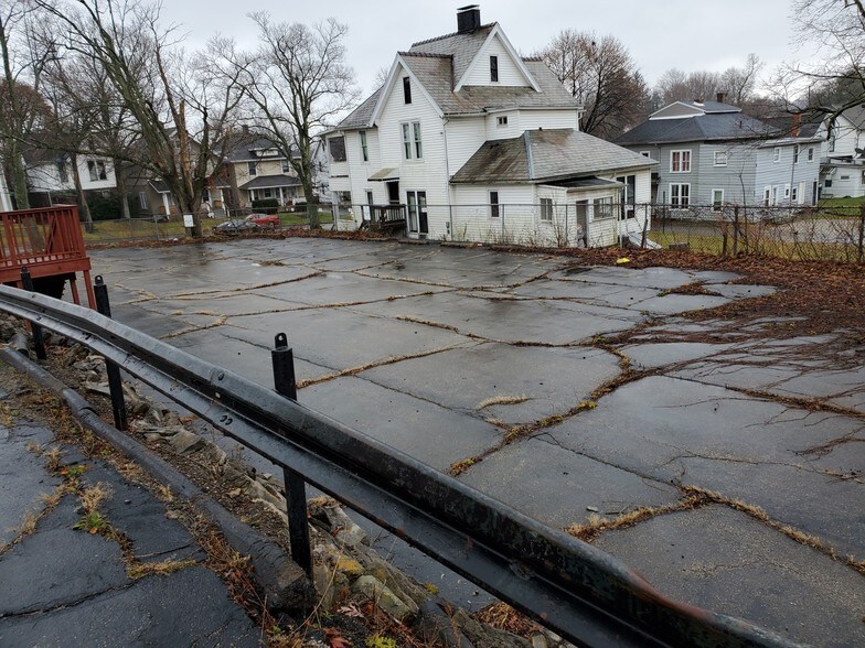 More Photos Of 120 Sturges Ave, Mansfield Medical For Sale