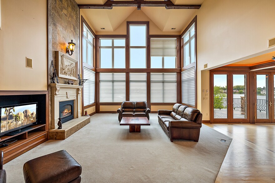 More Photos Of 10611 Lighthouse Pt, South Lyon Specialty For Sale