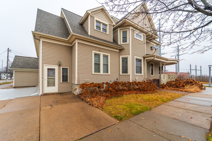 More Photos Of 550 S 1st Ave, Wausau Multifamily For Sale