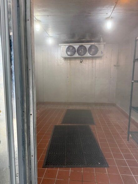 More Photos Of 5320 N Orange Blossom Trl, Orlando Restaurant For Sale