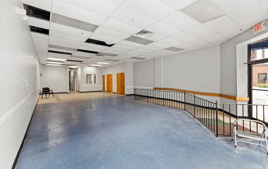 More Photos Of 37-39 Glen St, Glen Cove Office Residential For Sale