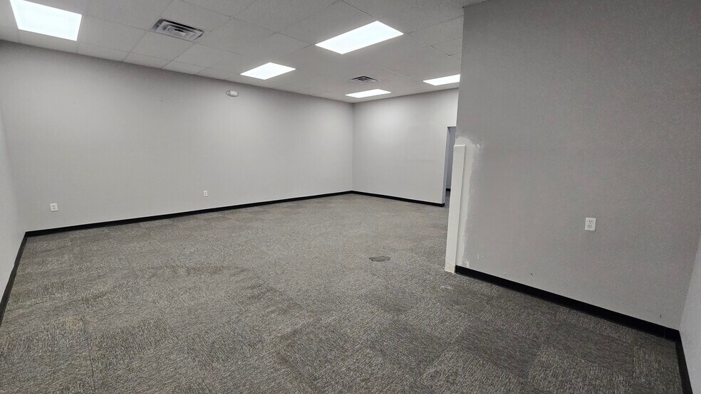 More Photos Of 5720 Gall Blvd, Zephyrhills Office For Lease