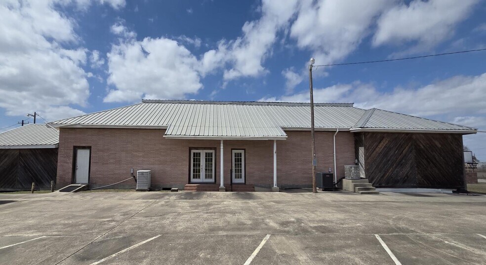 More Photos Of 1111 E D Ave, Kingsville Lodge Meeting Hall For Sale