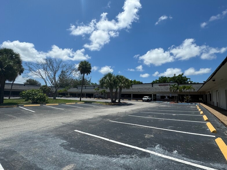 More Photos Of 7529-7575 W Oakland Park Blvd, Lauderhill Unknown For Sale