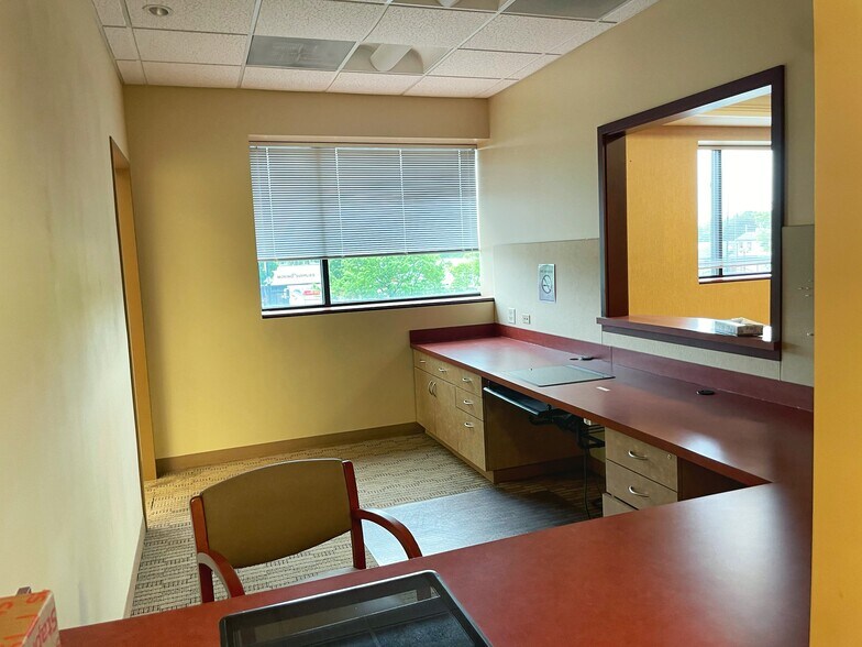More Photos Of 9000 Waukegan Rd, Morton Grove Medical For Lease