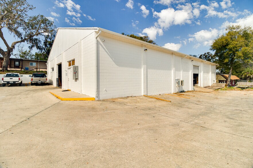More Photos Of 103 Highland St, Orange City Warehouse For Sale