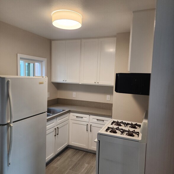 More Photos Of 8137 Beechwood Ave, South Gate Apartments For Sale