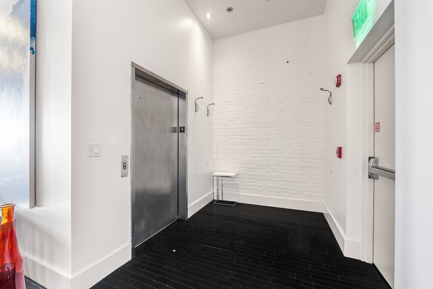 More Photos Of 315 E Bay St, Jacksonville Office For Lease