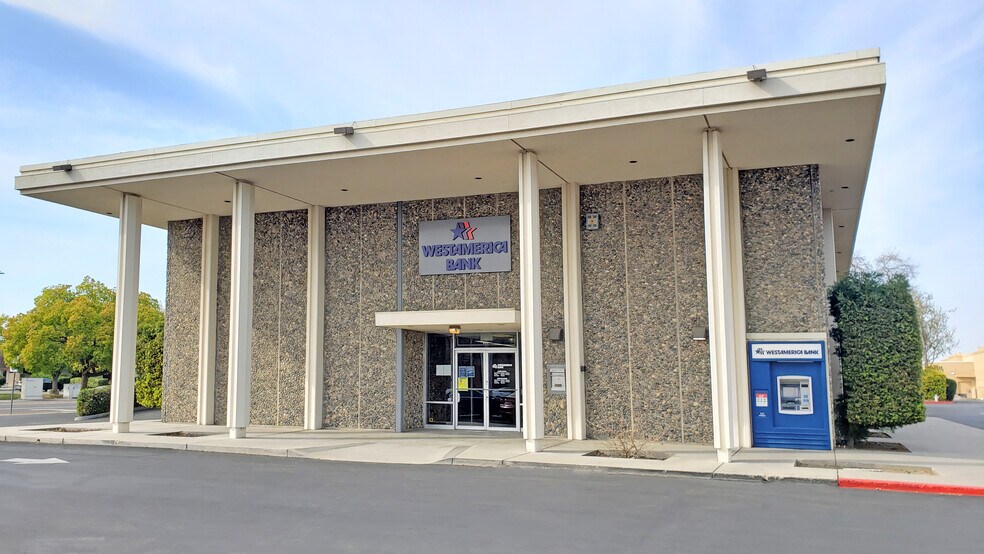 Primary Photo Of 890 W Lacey Blvd, Hanford Bank For Sale
