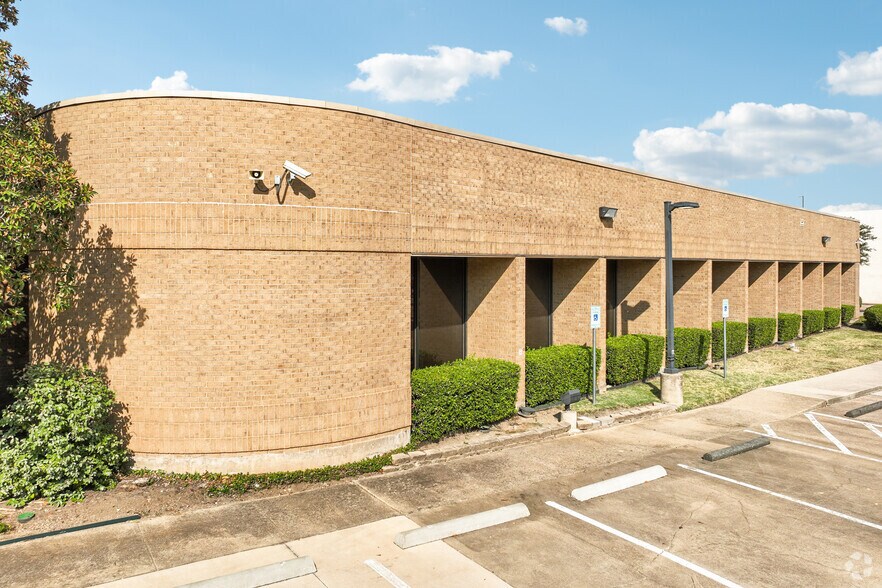 Primary Photo Of 9250 Amberton Pky, Dallas Office For Lease
