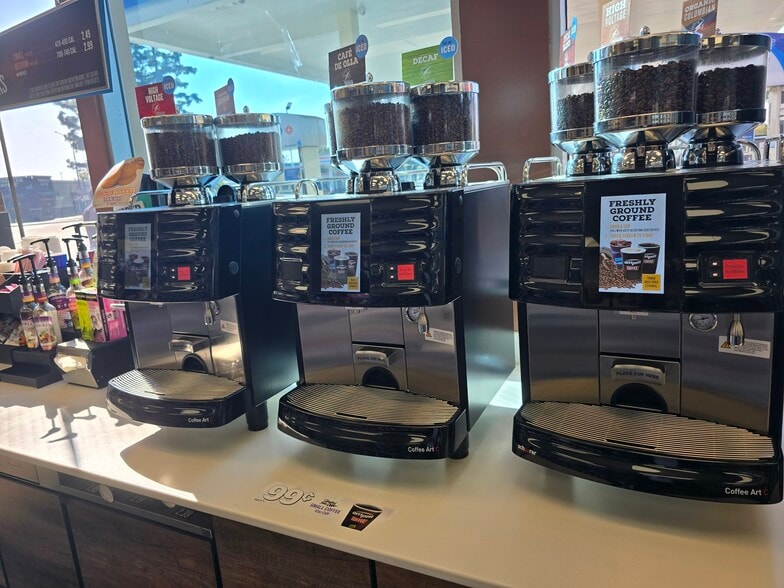 More Photos Of 1020 E Shaw Ave, Fresno Service Station For Sale