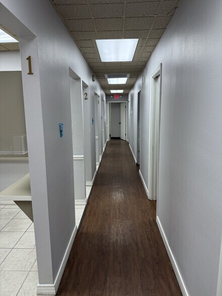 More Photos Of 8525-8549 Gunn Hwy, Odessa Unknown For Lease